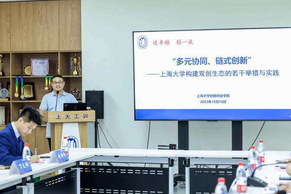 王驰老师.png 王驰老师.png