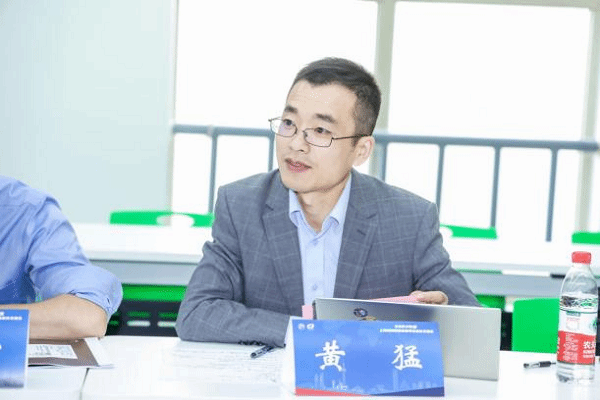 黄猛老师.png